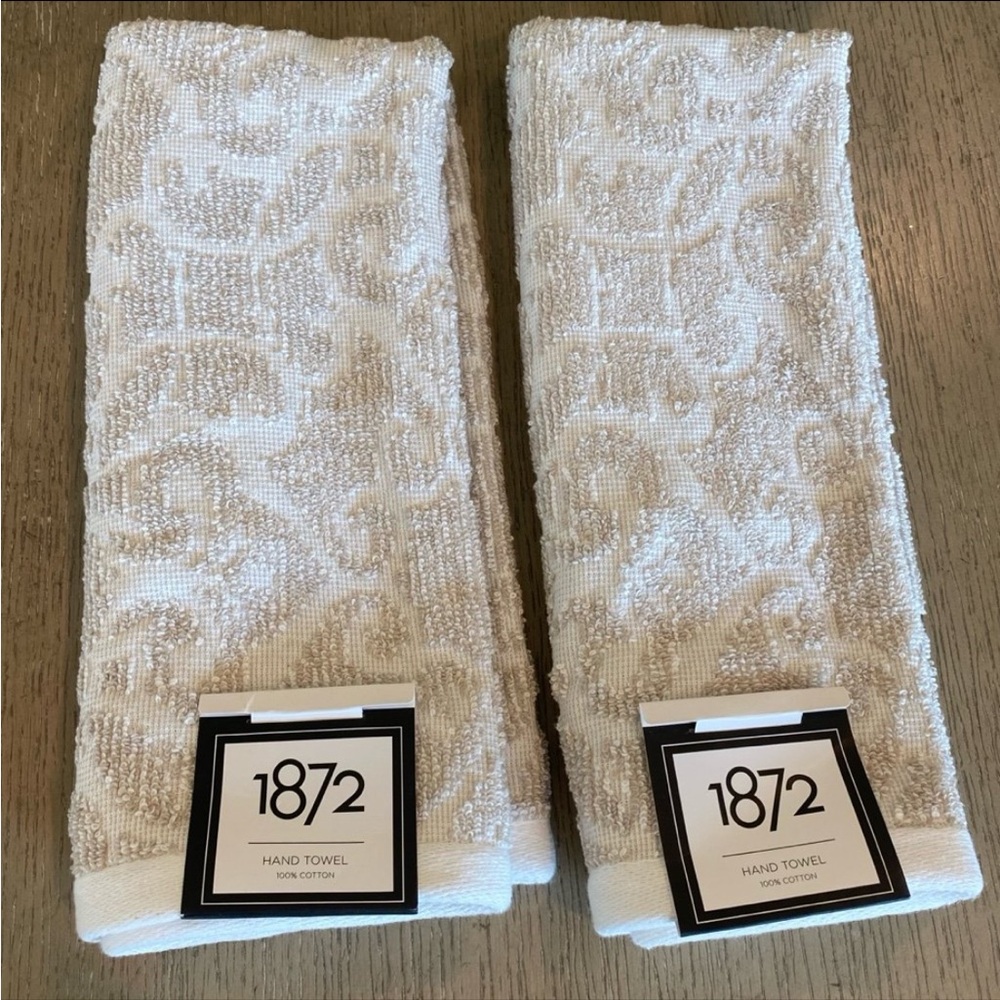 New  Set of 2- Hand  towels